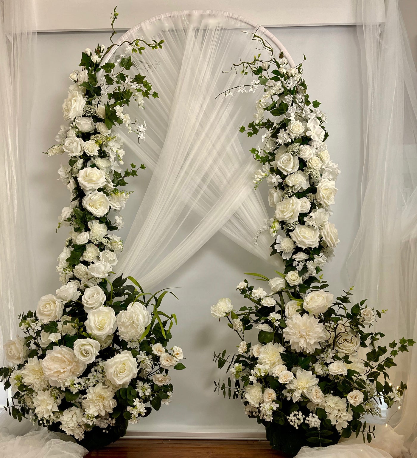 Jumbo White and Ivy/ Bottom of Arch florals