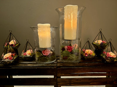 The Luxor Noir bundle comes with 6 small terrarium pyramids in black, and the Led terrarium candle set . 
