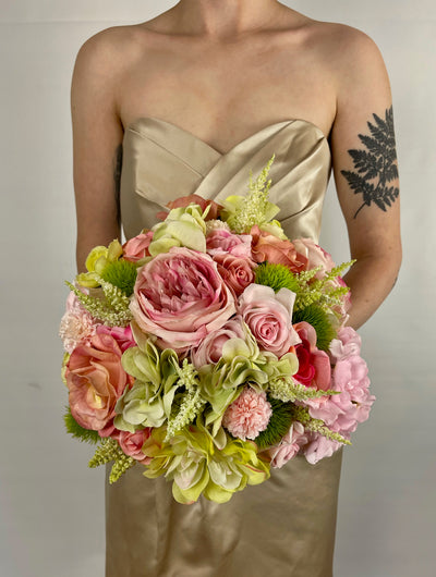 Rent-A Rose-Bridesmaid Bouquet-Pink-pale lime green-Roses-Hydrangea. Five day rental for $69.00