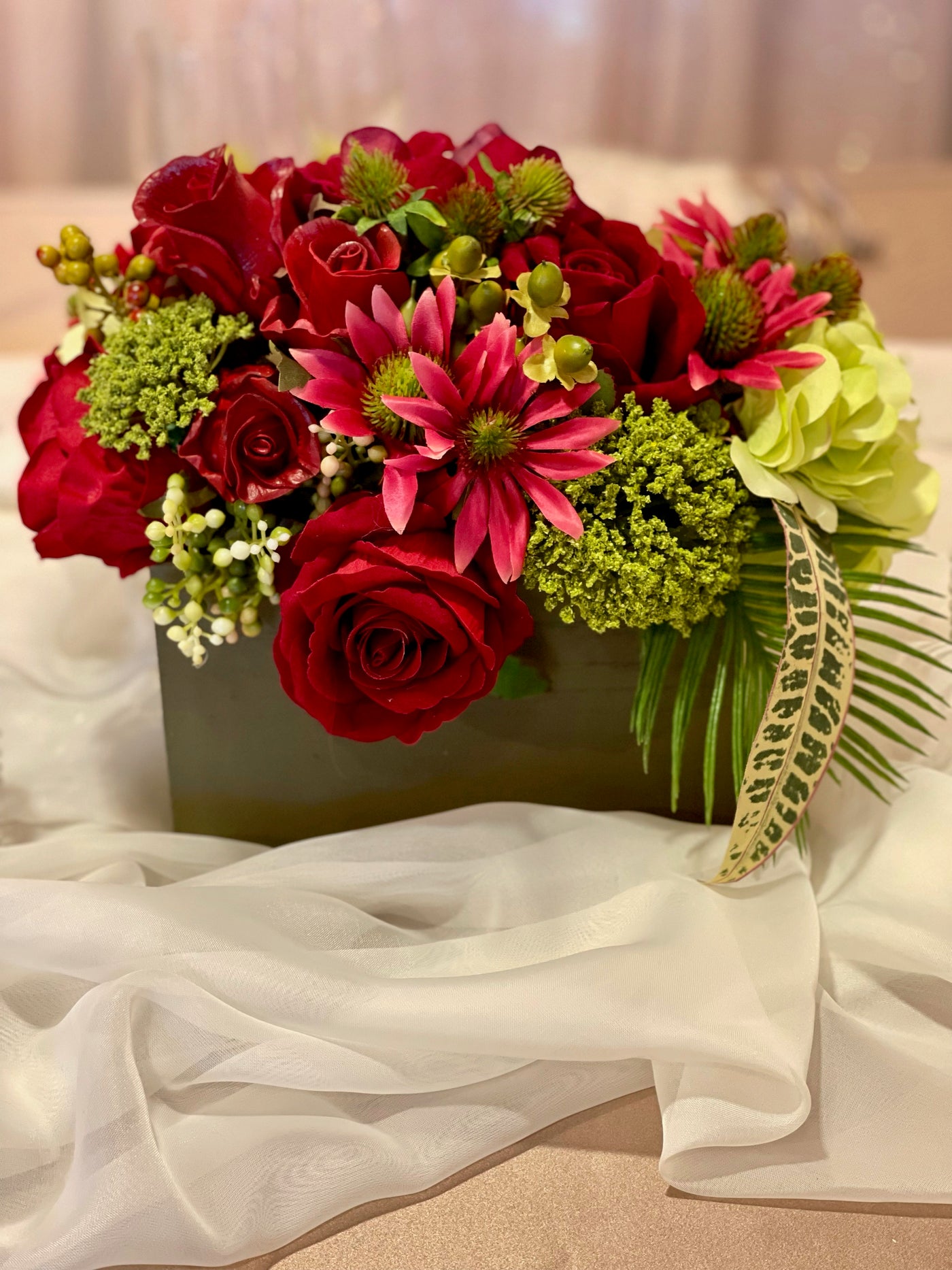 Rent A Rose- Centrepiece in Scarlet and olive green